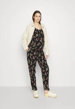Voorkant 21 Voorkant -Vero Moda 0e179e1b56d74afdbec703f2b86796d9