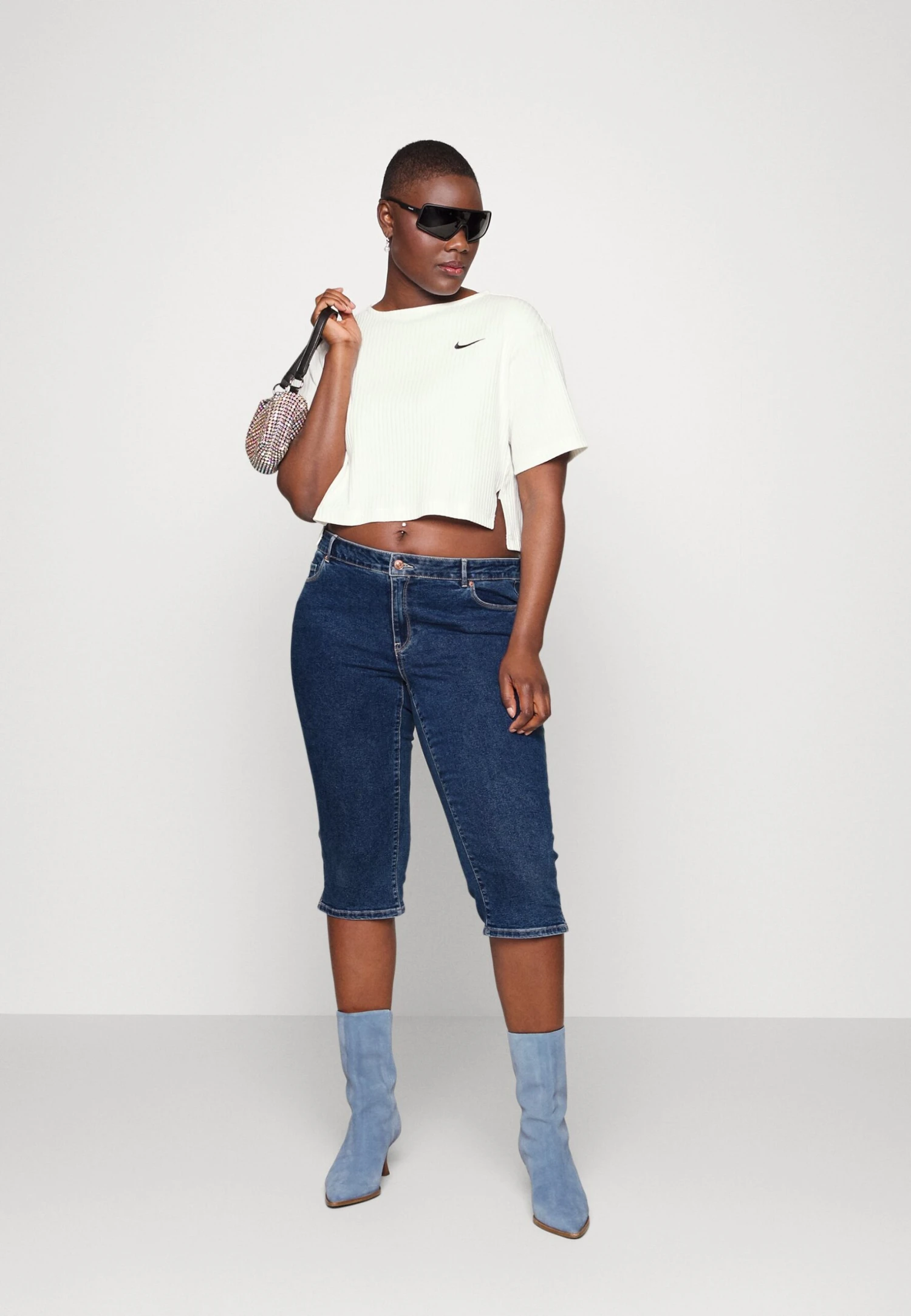 Vero Moda Curve Vmruna Seven Knickers - Jeansshort - Medium Blue Denim 2 Vero Moda Curve Vmruna Seven Knickers - Jeansshort - Medium Blue Denim - Afbeelding 2