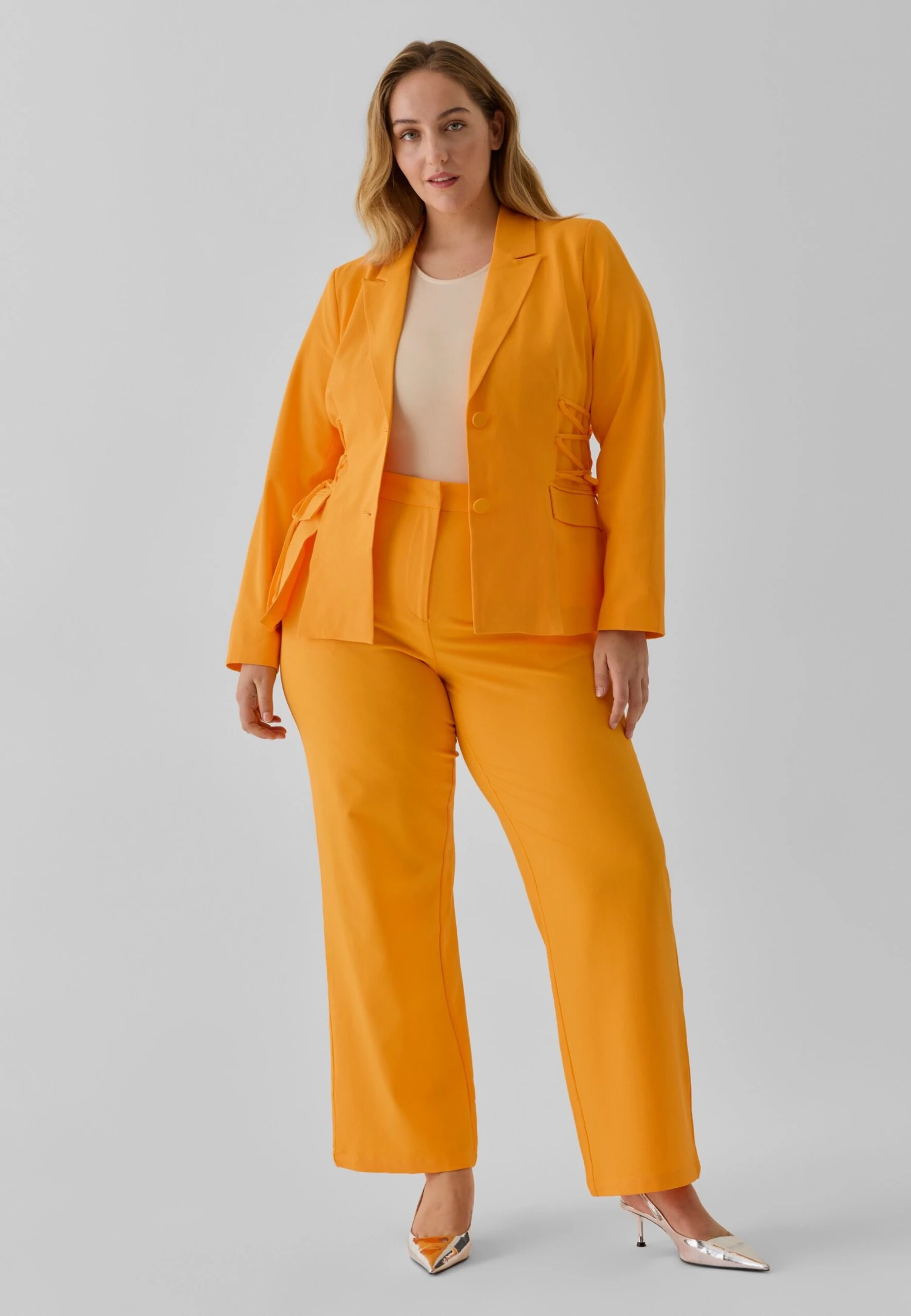 Vero Moda Vmjoann Ls Blazer D1 - Blazer - Carrot Curl 2 Vero Moda Vmjoann Ls Blazer D1 - Blazer - Carrot Curl - Afbeelding 2