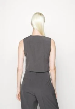 Vero Moda Tall Vmtroian Tailored Vest - Bodywarmer - Grey 9 Vero Moda Tall Vmtroian Tailored Vest - Bodywarmer - Grey -Vero Moda 219f1acbfa3743adacbdf57e969004d2