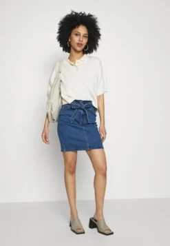 Vero Moda Petite Vmcamilla Short Paperbag Skirt- Maxirok - Medium Blue Denim -Vero Moda 25f454a6b54647eb890b57d470cb7057