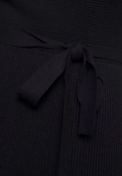 Vero Moda Vmhollyrem V Neck Dress - Etui-Jurk - Black 11 Vero Moda Vmhollyrem V Neck Dress - Etui-Jurk - Black -Vero Moda 3330fcb623a846dbb1439da9ab87f8d4