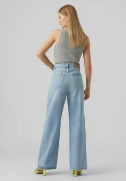 Vero Moda High Waist - Flared Jeans - Light Blue Denim -Vero Moda 3334a1af7f294d9daf4adec4a7d66820