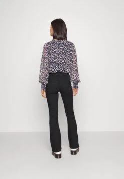 Vero Moda Vmscarlet Skinny Flared - Bootcut Jeans - Black -Vero Moda 349204f4088d42d7b5a9904d5ab527ee