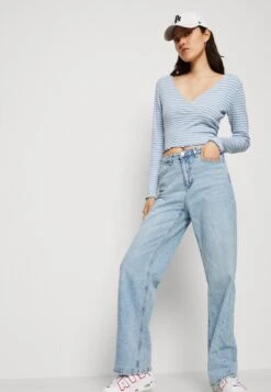 Vero Moda Vmtessa Straight - Straight Leg Jeans - Light Blue Denim -Vero Moda 36a539afc89d46418ac5b9ca4f71a862