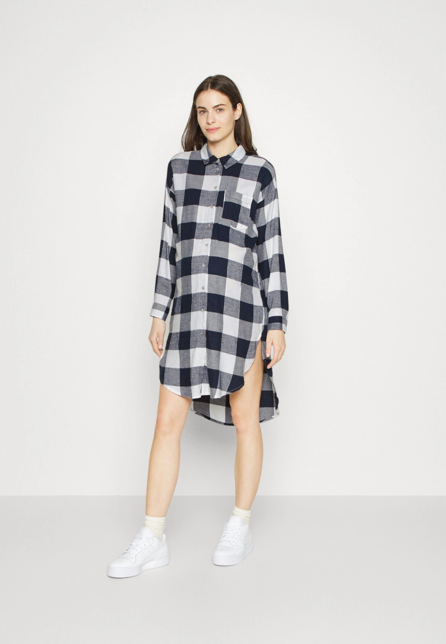 Vmmkelly Oversize Shirt - Blouse - Navy/White 1 Vmmkelly Oversize Shirt - Blouse - Navy/White