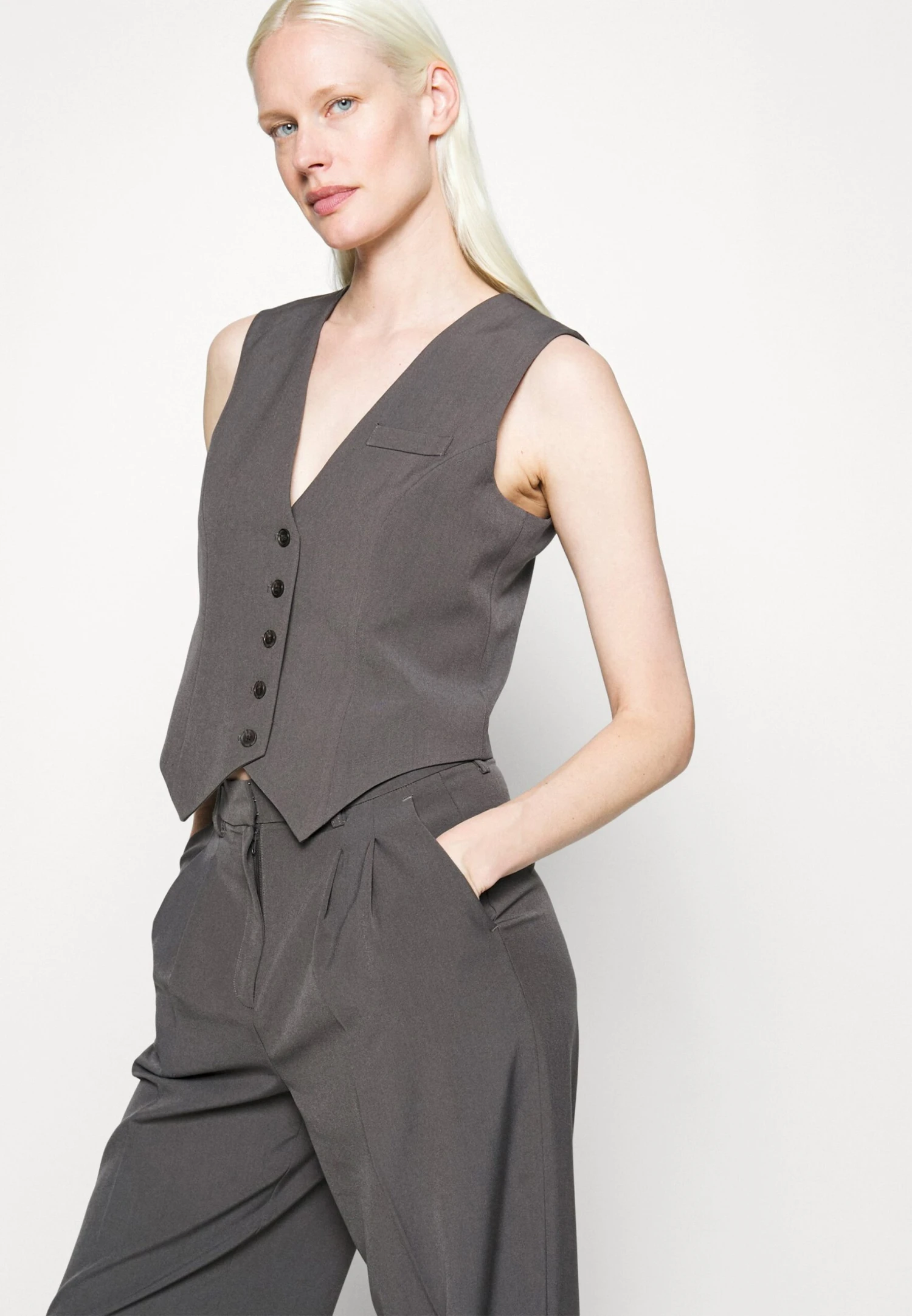 Vero Moda Tall Vmtroian Tailored Vest - Bodywarmer - Grey 5 Vero Moda Tall Vmtroian Tailored Vest - Bodywarmer - Grey - Afbeelding 5