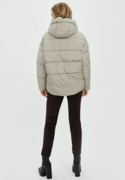 Vero Moda VmgemmahollyShort Boos - Winterjas - Laurel Oak -Vero Moda 499dfdb1985a4bb498ebd5f9731d098b