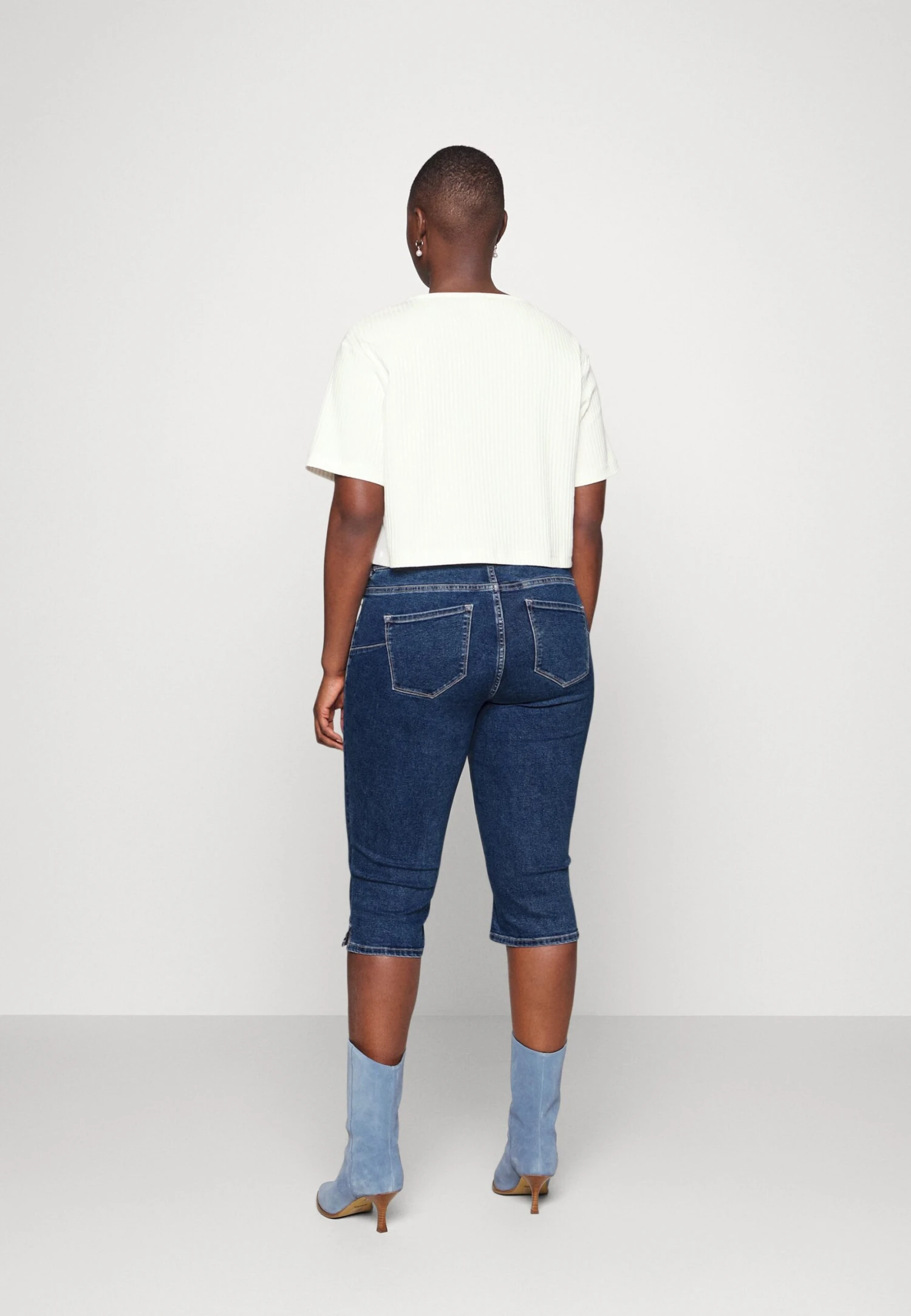 Vero Moda Curve Vmruna Seven Knickers - Jeansshort - Medium Blue Denim 3 Vero Moda Curve Vmruna Seven Knickers - Jeansshort - Medium Blue Denim - Afbeelding 3