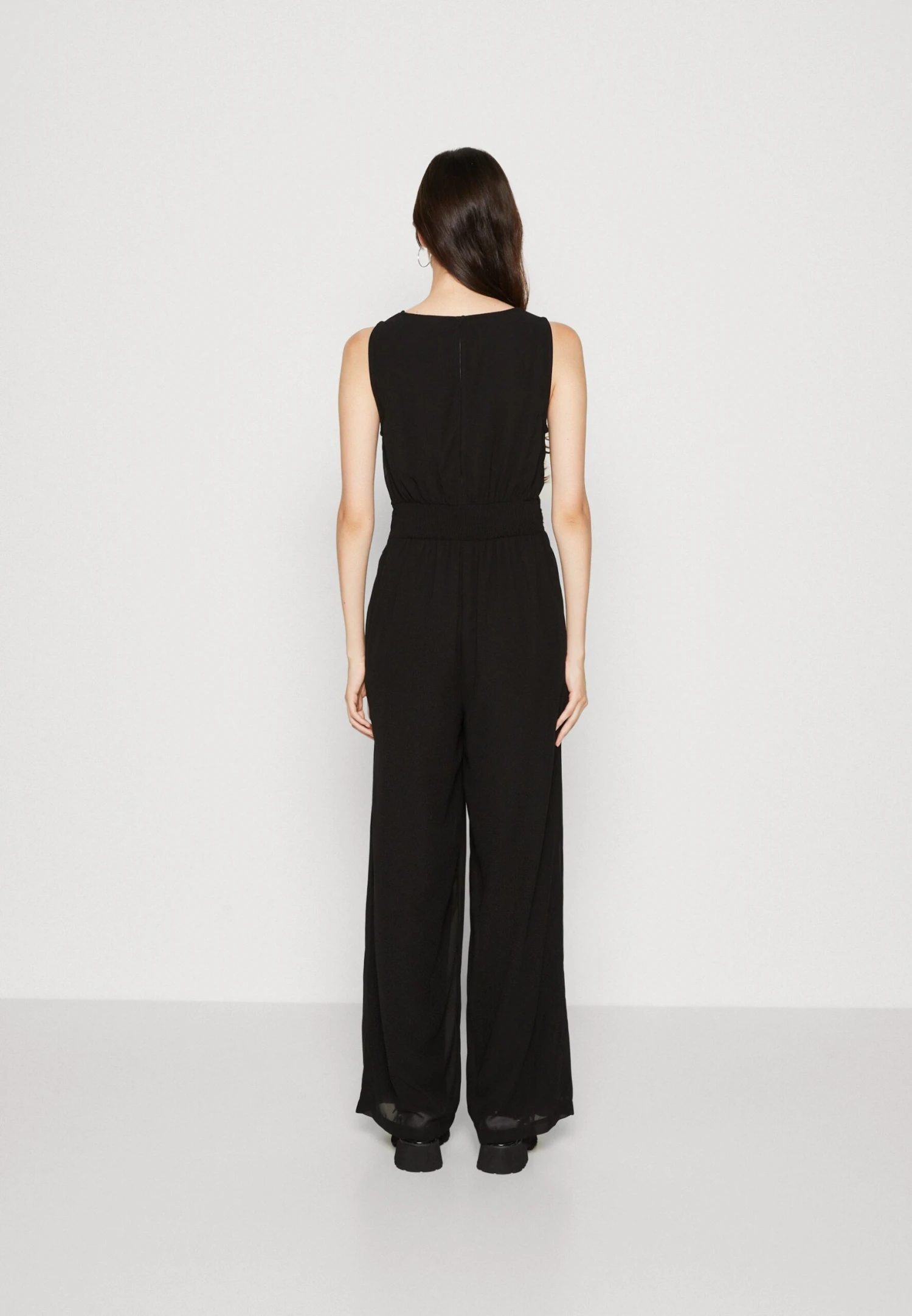 Vero Moda Vmamanda Wide - Jumpsuit - Black 3 Vero Moda Vmamanda Wide - Jumpsuit - Black - Afbeelding 3