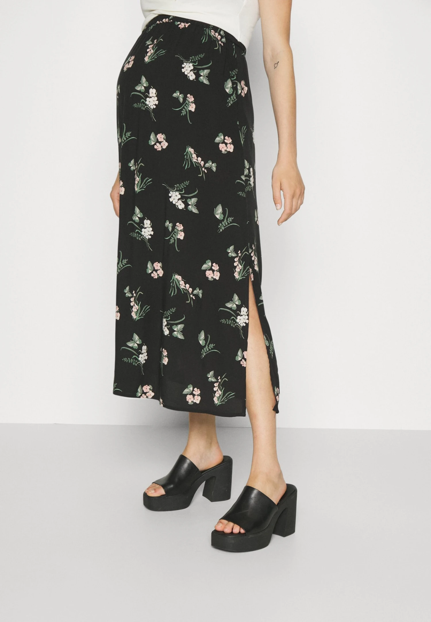 Vmmeasy Maxi Skirt - A-Lijn Rok - Black 1 Vmmeasy Maxi Skirt - A-Lijn Rok - Black