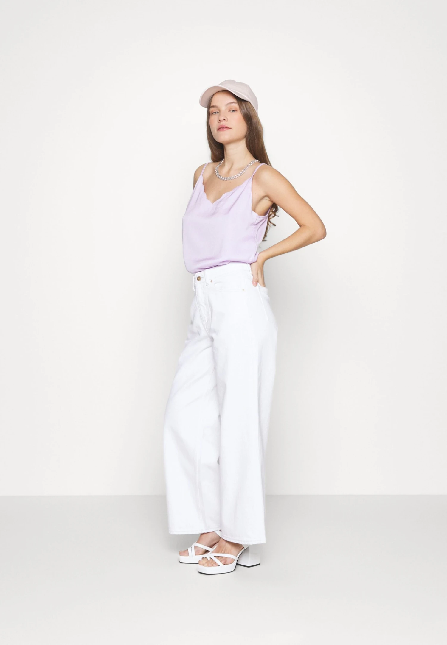 Vero Moda Petite Vmkathy Shr Wide Clr Jeans Ptt - Bootcut Jeans - Snow White 2 Vero Moda Petite Vmkathy Shr Wide Clr Jeans Ptt - Bootcut Jeans - Snow White - Afbeelding 2