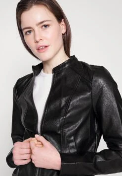 Vero Moda Tall Vmlove Lavine Short Coated Jacket - Imitatieleren Jas - Black -Vero Moda 62d4e416c8c442089aee145b0e2b24bf