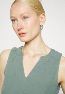 Vero Moda Tall Vmnatali Nia - Top - Laurel Wreath -Vero Moda 669f91eba1c54466835014bab0e3e4e7