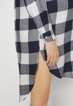 Vmmkelly Oversize Shirt - Blouse - Navy/White 11 Vmmkelly Oversize Shirt - Blouse - Navy/White -Vero Moda 66b95c61f27540c3b6e3f00305200167