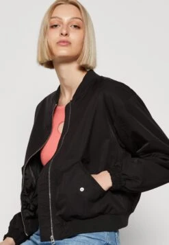 Vero Moda Vmalice Short Jacket - Bomberjacks - Black 9 Vero Moda Vmalice Short Jacket - Bomberjacks - Black -Vero Moda 6a773da697374ae9b844d6a1d26fb385