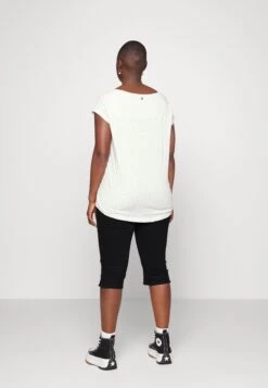 Vero Moda Curve Vmruna Seven Knickers - Jeansshort - Black -Vero Moda 6c385cb118f34ad7b364c86801906daf