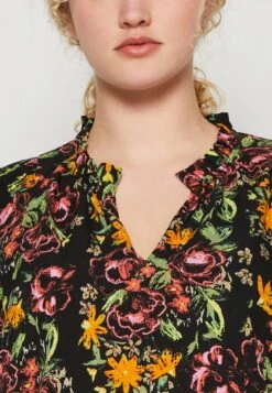 Vero Moda Curve Vmserenity Olivia Curve - Blouse - Black/Serenity -Vero Moda 710f4f76d15c40348e6251f49eeb0ba5