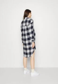 Vmmkelly Oversize Shirt - Blouse - Navy/White 8 Vmmkelly Oversize Shirt - Blouse - Navy/White -Vero Moda 7420ab53718549e9acada609c5ab75d7