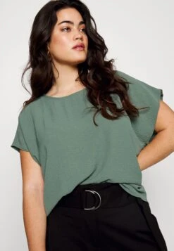 Vero Moda Curve Vmcinge Zip Cur - Blouse - Dark Forest -Vero Moda 77d72520f63246509cc44a5d7857f39d