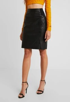 Vero Moda Vmbuttersia Coated Skirt - Kokerrok - Black