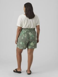 Vero Moda Curve Vmeasy Long Shorts - Shorts - Laurel Wreath/Tika -Vero Moda 7e4800eed4634934afe9313e8aa610ef