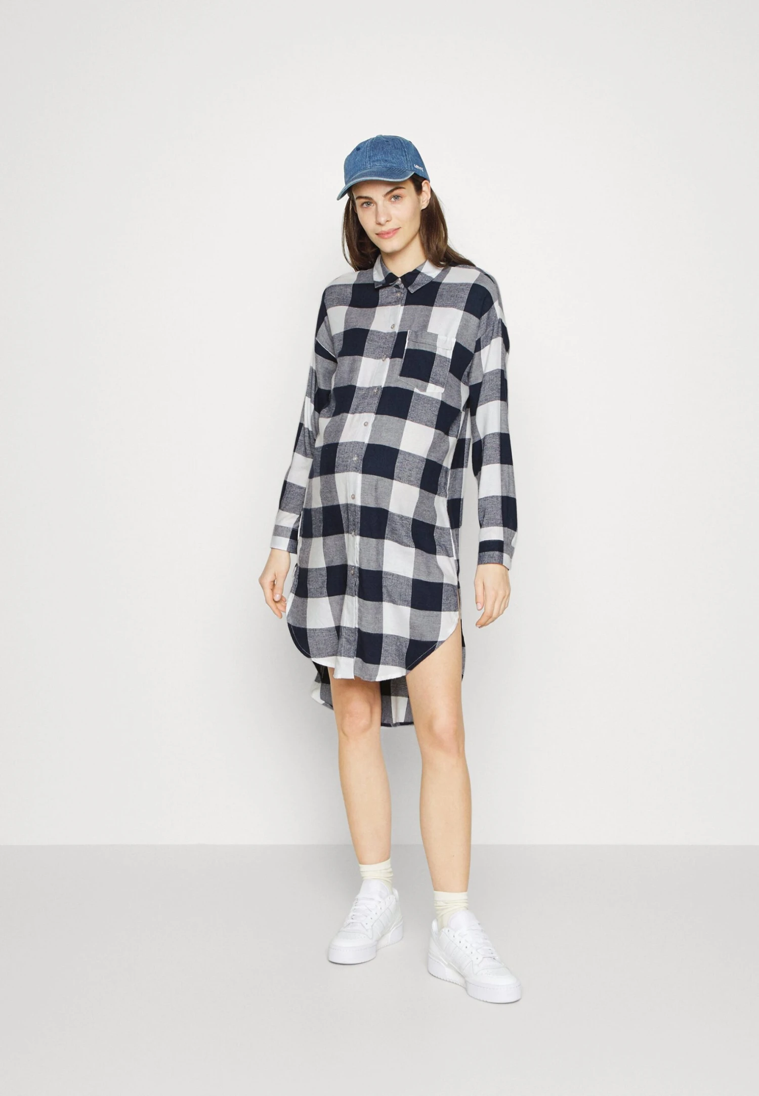 Vmmkelly Oversize Shirt - Blouse - Navy/White 2 Vmmkelly Oversize Shirt - Blouse - Navy/White - Afbeelding 2