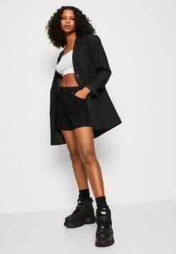 Vero Moda Vmzuri Hr Mix Noos - Jeansshort - Black -Vero Moda 831a2f2dfcba4ff284eeb640d5f0a558