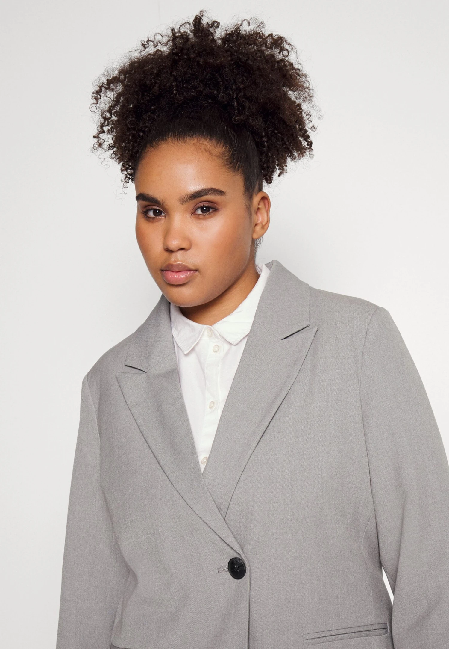 Vero Moda Curve Vmrieloa Fitted Curve - Blazer - Light Grey Melange 4 Vero Moda Curve Vmrieloa Fitted Curve - Blazer - Light Grey Melange - Afbeelding 4
