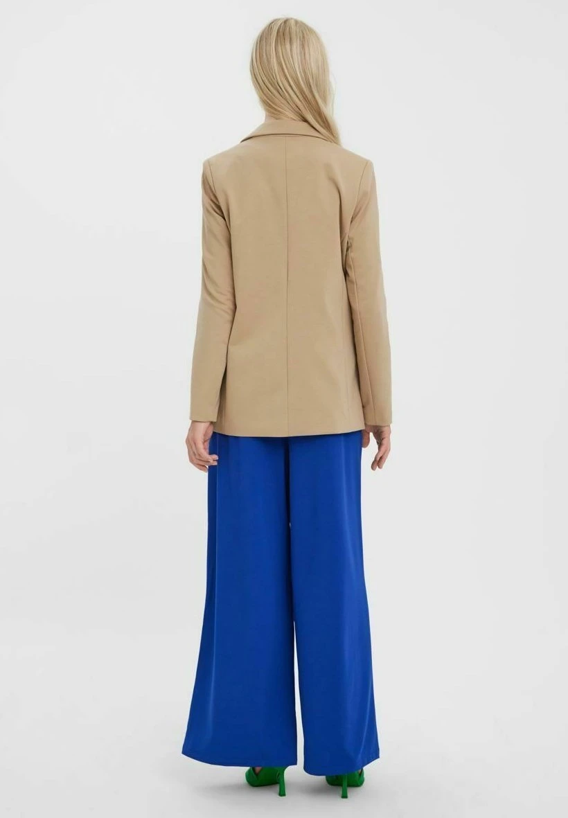 Vero Moda Lucca- Halflange Jas - Silver Mink 3 Vero Moda Lucca- Halflange Jas - Silver Mink - Afbeelding 3