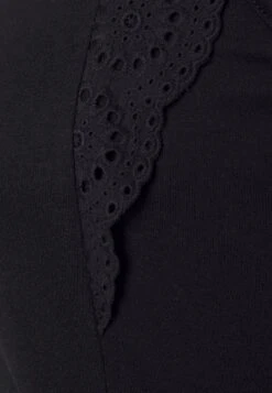 Vero Moda Curve Vmhollyn Noos Curve - T-Shirt Basic - Black -Vero Moda 8a4dbccc8e194974a31dfabbbf09e5fb