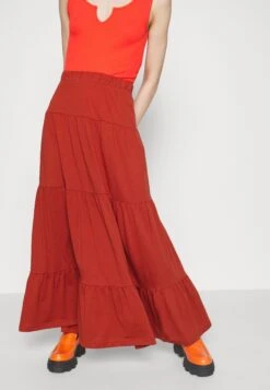 Vero Moda Petite Vmmia Skirt - Maxirok - Red -Vero Moda 8f969aefc9eb4322a722905882af8f81