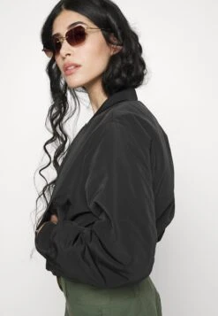 Vero Moda Petite Vmami Short Jaket- Bomberjacks - Black -Vero Moda 9898821d5b4b456484aa218218678bca