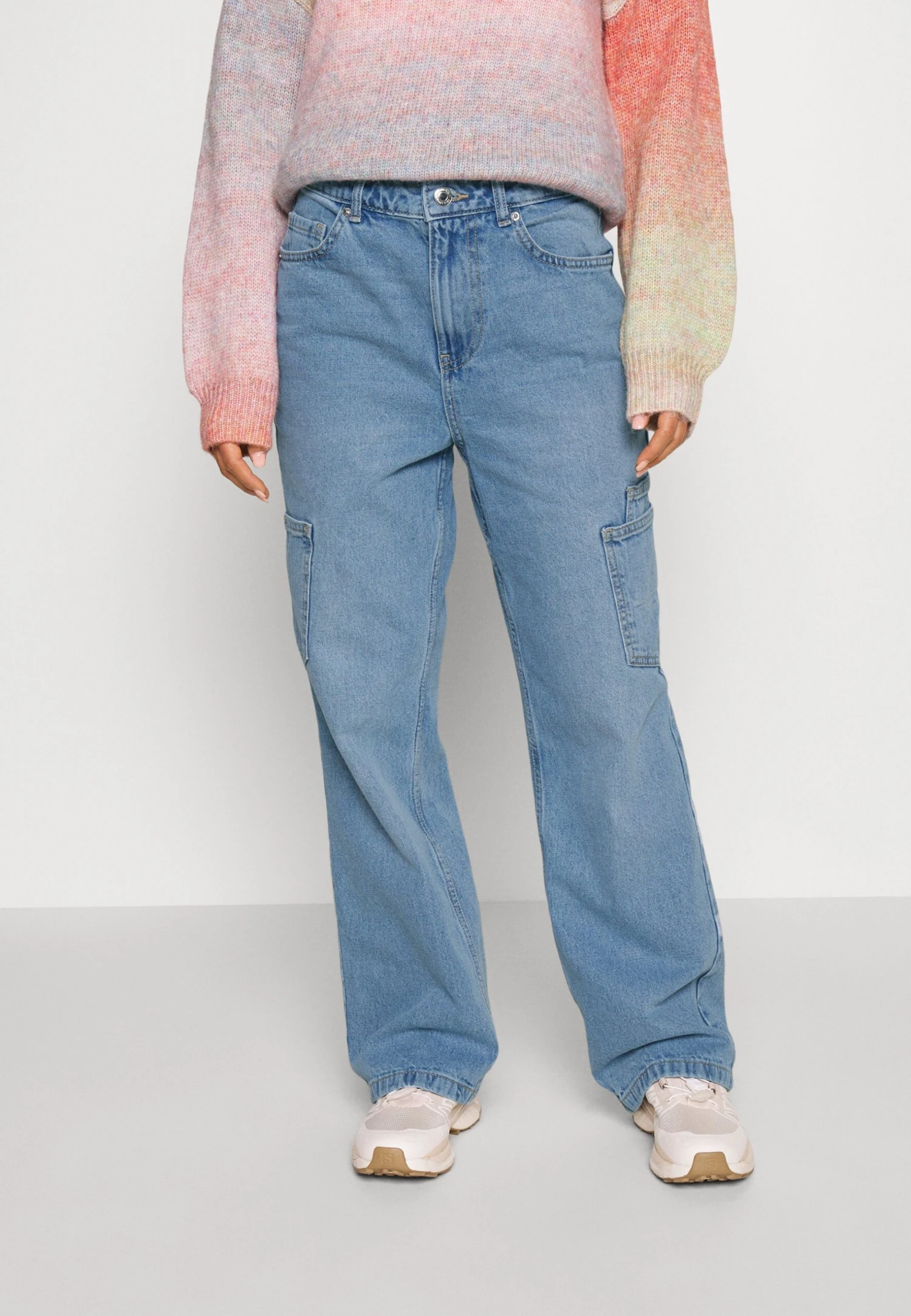 Vero Moda Petite Vmkithy Loose - Straight Leg Jeans - Medium Blue Denim 1 Vero Moda Petite Vmkithy Loose - Straight Leg Jeans - Medium Blue Denim