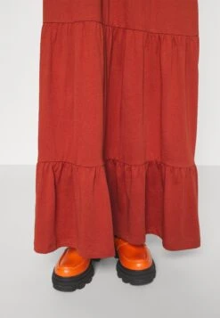 Vero Moda Petite Vmmia Skirt - Maxirok - Red -Vero Moda a6f094c26aa84deab73b3f746e6a2c57