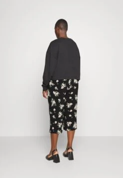 Vero Moda Curve Vmeasy Culotte Pants - Broek - Black/Sandy -Vero Moda ad3216cf61d0437ba483afb364ce0e3f