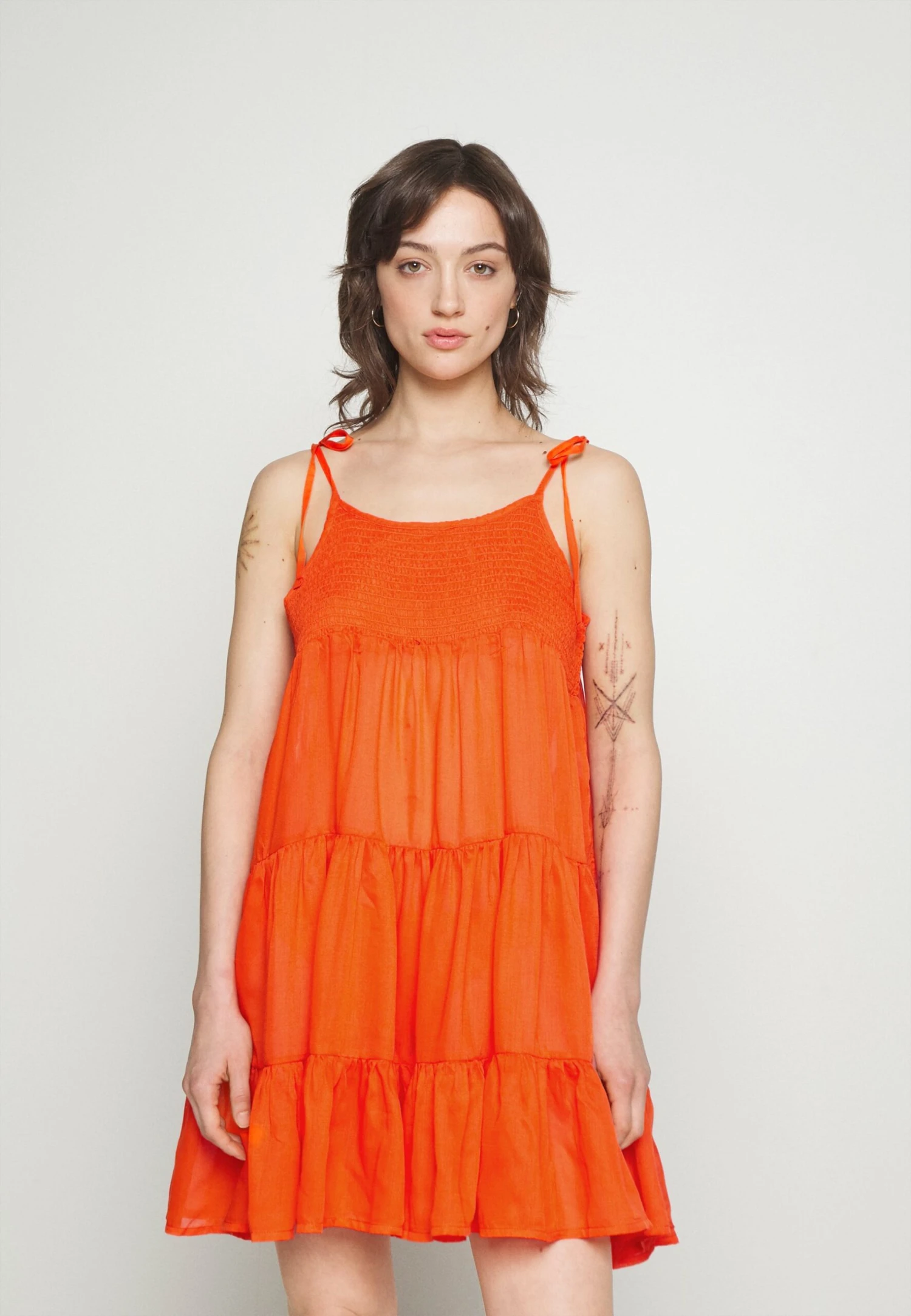 Vero Moda Vmlesley Beach Dress - Strandaccessoire - Scarlet Ibis 1 Vero Moda Vmlesley Beach Dress - Strandaccessoire - Scarlet Ibis