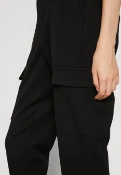 Vero Moda Vmmaya Loose Pant - Cargobroek - Black -Vero Moda bb17a4e4b2764c62b8c37ca943e7cb41