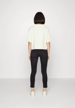 Vero Moda Petite Vmsophia- Jeans Skinny Fit - Black -Vero Moda bea3ab197a654c81a7b3213f255f076b