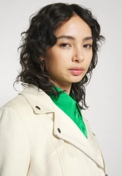 Vero Moda Petite Vmjose Short Jacket - Imitatieleren Jas - Birch -Vero Moda c22b82b0731b45e795da03c4d2ca9be6