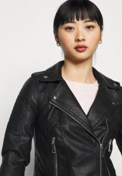 Vero Moda Petite Vmkerriultra Short Jacket - Imitatieleren Jas - Black -Vero Moda c68313e29e674cc5aeb09e80480192d5