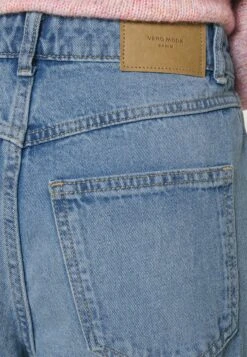 Vero Moda Petite Vmkithy Loose - Straight Leg Jeans - Medium Blue Denim 11 Vero Moda Petite Vmkithy Loose - Straight Leg Jeans - Medium Blue Denim -Vero Moda c9b671969a624c98827f3301e06c136e