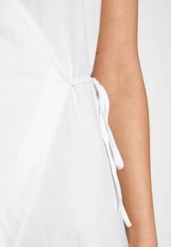 Vero Moda Vmglory Wrap Dress - Strandaccessoire - Snow White 11 Vero Moda Vmglory Wrap Dress - Strandaccessoire - Snow White -Vero Moda ca23f01f4a06406ab664e12b6a6afb14