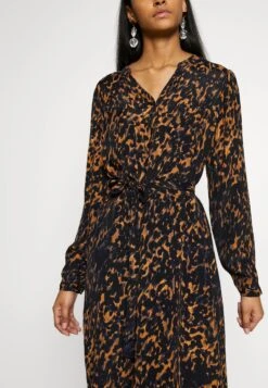 Vero Moda Vmgillea Shirt Dress Vip - Jurk - Tobacco Brown 11 Vero Moda Vmgillea Shirt Dress Vip - Jurk - Tobacco Brown -Vero Moda d116d27f62f24b789de2e9608adc4ee3