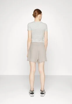 Vero Moda Vmnatali - Shorts - Silver Lining 8 Vero Moda Vmnatali - Shorts - Silver Lining -Vero Moda d6dcef8f253749919d2a315704d10882