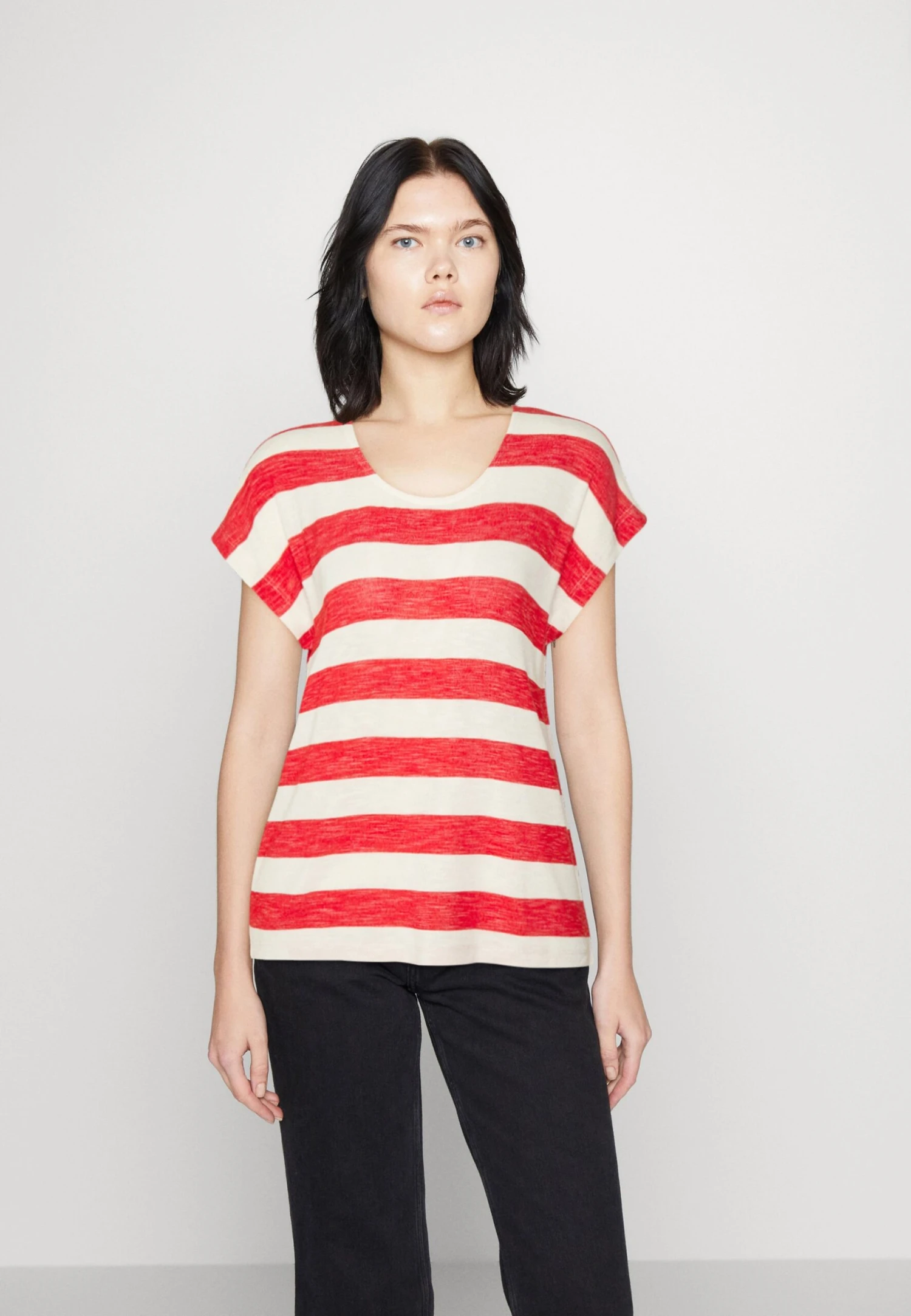 Vero Moda Vmwide Stripe - T-Shirt Print - Goji Berry/Snow White 1 Vero Moda Vmwide Stripe - T-Shirt Print - Goji Berry/Snow White