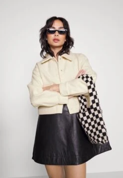 Vero Moda Petite Vmmegan Short Jacket Boos - Lichte Jas - Birch -Vero Moda e5154c98595446d8b2ab897cadaeae0d