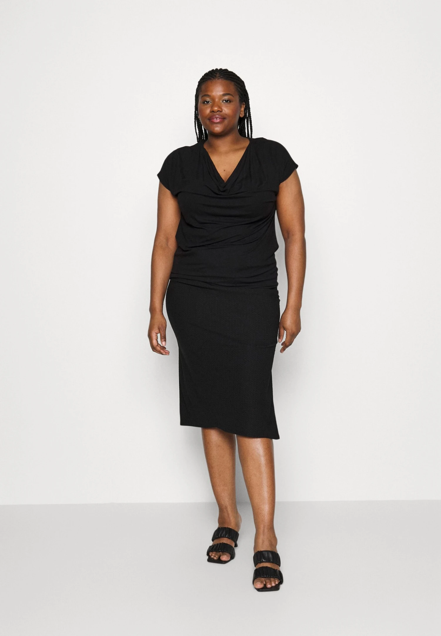 Vero Moda Curve Vmjona Skirt - Kokerrok - Black Solid 2 Vero Moda Curve Vmjona Skirt - Kokerrok - Black Solid - Afbeelding 2