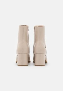 Vero Moda Vmmathilde Boot - Korte Laarzen - Moonlight -Vero Moda ef703c15ad284fd79fb955205d27f5cf