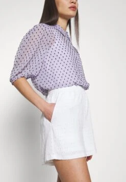 Vero Moda Petite Vmulrikke Broderieanglais- Shorts - Snow White -Vero Moda f03a03d648c545ec82e876fa47551f6f